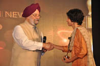   presenter   HARDEEP SINGH PURI    winner   Best Use of Graphics by a News Channel English   NDTV 24 X 7.